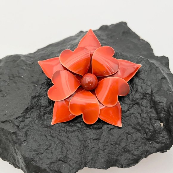 VIBRANT RUST COLOR ENAMEL Brooch, Floral Pin, Heart Shaped Petals, Approx 7cm - Picture 5 of 6